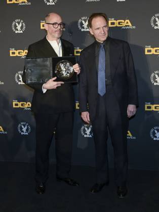 February 8, 2025, Beverly Hills, California, USA: Edward Berger and Ralph Fiennes attend the 77th Annual DGA Awards: Pressroom. Beverly Hills USA - ZUMAb173 20250208_aap_b173_108 Copyright: xBillyxBennightx