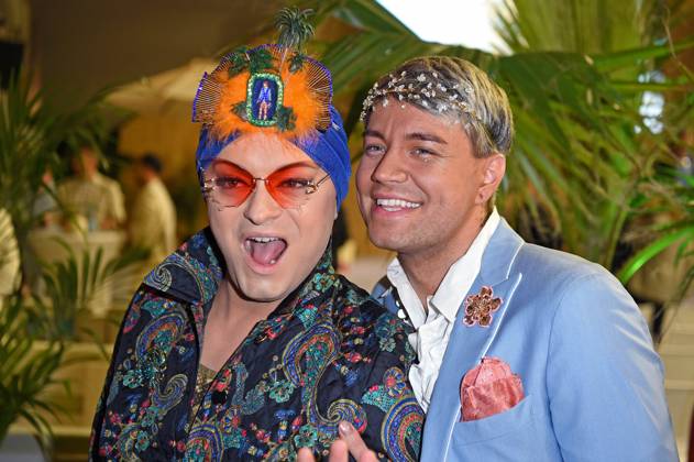 Julian F. M. Stöckel mit Freund Marcell Damaschke bei der PROMIS UNTER PALMEN Premiere im BeachMitte in Berlin am 10.02.2025