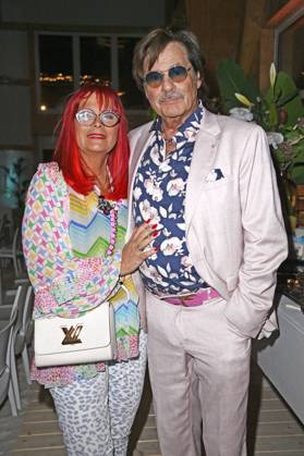 Jörg Draeger mit Ehefrau Petra Draeger bei der Premiere des TV Realityformats Promis unter Palmen im BeachMitte. Berlin, 10.02.2025