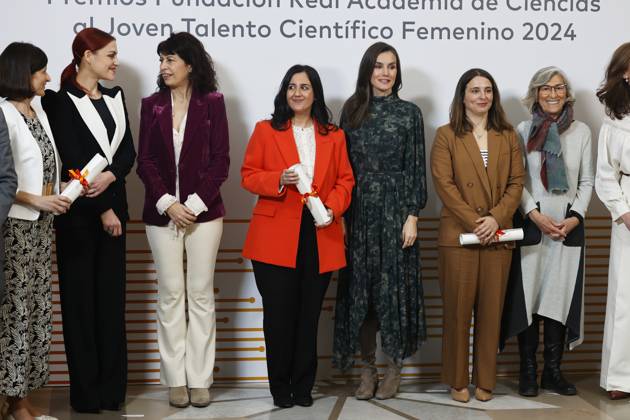 Queen Letizia presides over the Fundación Real Academia de Ciencias de Espana FRACE Awards The Minister of Equality, Ana Redondo 3i , and Queen Letizia d pose with the award winners during the Fundación Real Academia de Ciencias de Espana FRACE Awards, as part of the International Day of Women and Girls in Science, Mastercard and the Fundación Real Academia de Ciencias de Espana, February 11, 2025, in Madrid Spain FAMOUS QUEENS QUEEN FRACE AWARDS SCIENCE Antonio Gutié Madrid Madrid Madrid Espana  Copyright: xAntonioxGutiÃ rrezx 6512428