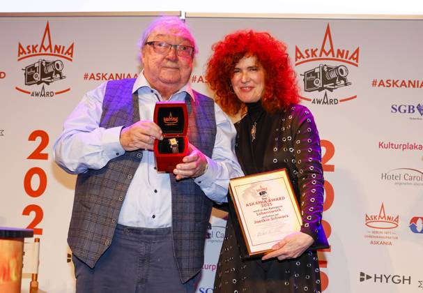 Preisträger Jacki Schwarz, Martina Dold bei der 17. Verleihung des ASKANIA-Award im Quatsch Comedy Club Berlin.