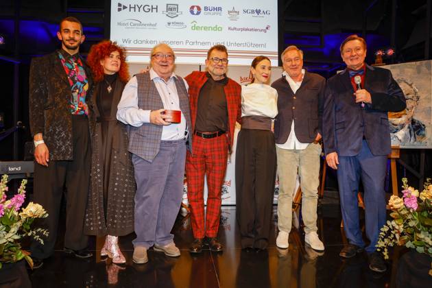 Leonard Burkhardt (Preisträger), Martina Dold, Jacki Schwarz, Matthias Freihof, Sibel Kekilli, Nico Hofmann, Ulli Zelle bei der 17. Verleihung des ASKANIA-Award im Quatsch Comedy Club Berlin.