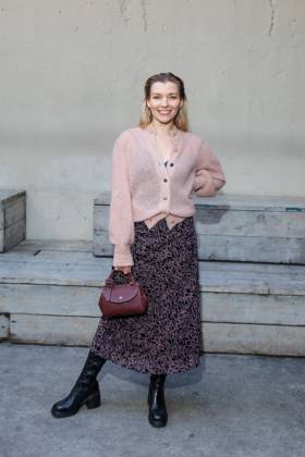 Award - Blaue Blume 2025 Annabella Zetsch bei der Verleihung BLAUE BLUME von Romance TV im Prince Charles am 12.02.2024 in Berlin. Copyright: xEventpressxKochanx