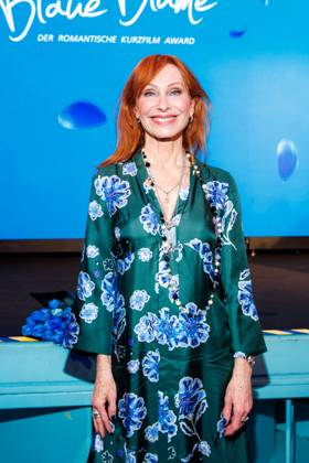 Award - Blaue Blume 2025 Andrea Sawatzki bei der Verleihung BLAUE BLUME von Romance TV im Prince Charles am 12.02.2024 in Berlin. Copyright: xEventpressxKochanx