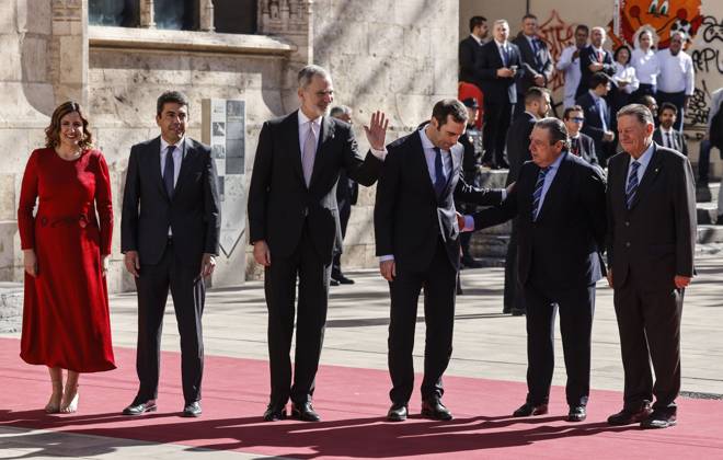 The King participates in the delivery of the 36th edition of the Rei Jaume I Awards The mayoress of Valencia, María José Catalá, the president of the Generalitat Valenciana, Carlos Mazón, King Felipe VI, the Minister of Economy, Trade and Enterprise, Carlos Cuerpo, the president of the Valencian Association of Employers AVE, Vicente Boluda, and the executive president of the Rei Jaume I Awards, Javier Quesada, on his arrival at the ceremony of the Rei Jaume I Awards 2024, at the Lonja de los Mercaderes de València, on February 14, 2025, in Valencia, Valencian Community Spain The Rei Jaume I Awards were created in 1989 with the aim of bringing science and business together to promote research, scientific development and entrepreneurship in Copyright: xRoberxSolsonax 6519188