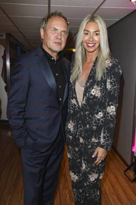 Uwe Ochsenknecht mit Freundin Kirsten Kiki Viebrock zu Gast bei der Premierenparty nach der Weltpremiere des Kino Films Ich war noch niemals in New York am Mittwoch 09.10.2019 im Cinedom in Koeln NRW Deutschland