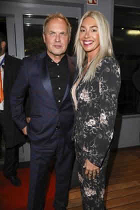 Uwe Ochsenknecht mit Freundin Kirsten Kiki Viebrock zu Gast bei der Premierenparty nach der Weltpremiere des Kino Films Ich war noch niemals in New York am Mittwoch 09.10.2019 im Cinedom in Koeln NRW Deutschland