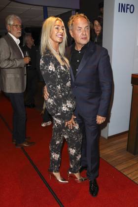 Uwe Ochsenknecht mit Freundin Kirsten Kiki Viebrock zu Gast bei der Premierenparty nach der Weltpremiere des Kino Films Ich war noch niemals in New York am Mittwoch 09.10.2019 im Cinedom in Koeln NRW Deutschland