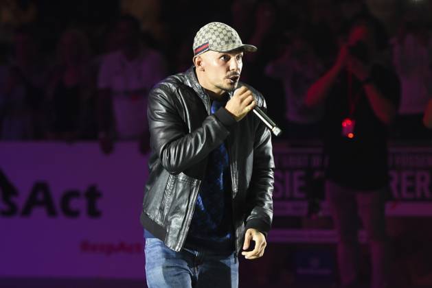 Capital Bra auch Capital oder Joker Bra genannt, Vladislav Balovatsky ist ein Berliner Rapper mit russischen und ukrainischen Wurzeln performs during the Kiss Cup at Max-Schmelling-Halle in Berlin, Germany, 09 October 2019. Berlin Deutschland Germany