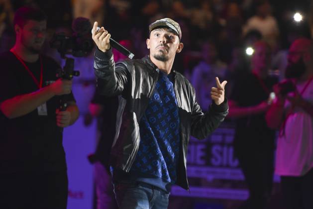 Capital Bra auch Capital oder Joker Bra genannt, Vladislav Balovatsky ist ein Berliner Rapper mit russischen und ukrainischen Wurzeln performs during the Kiss Cup at Max-Schmelling-Halle in Berlin, Germany, 09 October 2019. Berlin Deutschland Germany