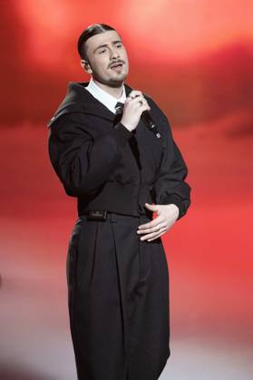 40th Les Victoires De La Musique-Boulogne-Billancourt Pierre Garnier performs on stage at the 40th Les Victoires De La Musique at La Seine Musicale on February 14, 2025 in Boulogne-Billancourt, France. Photo by David NIVIERE ABACAPRESS.COM BOULOGNE-BILLANCOURT France  Copyright: xNivierexDavid ABACAPRESS.COMx