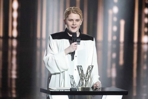 40th Les Victoires De La Musique-Boulogne-Billancourt Zaho de Sagazan celebrates after receiving the award for Female artist of the year during the 40th Les Victoires De La Musique at La Seine Musicale on February 14, 2025 in Boulogne-Billancourt, France. Photo by David NIVIERE ABACAPRESS.COM BOULOGNE-BILLANCOURT France  Copyright: xNivierexDavid ABACAPRESS.COMx
