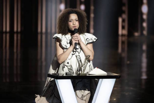 40th Les Victoires De La Musique-Boulogne-Billancourt Yoa celebrates after receiving the Scene Revelation award during the 40th Les Victoires De La Musique at La Seine Musicale on February 14, 2025 in Boulogne-Billancourt, France. Photo by David NIVIERE ABACAPRESS.COM BOULOGNE-BILLANCOURT France  Copyright: xNivierexDavid ABACAPRESS.COMx