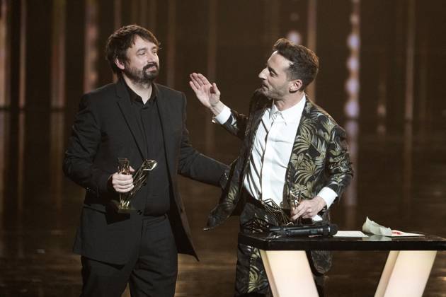 40th Les Victoires De La Musique-Boulogne-Billancourt Thomas Jolly and Victor le Masne celebrate on stage after receiving the concert of the year award for the Opening and closing ceremony of the 2024 Olympic Games during the 40th Les Victoires De La Musique at La Seine Musicale on February 14, 2025 in Boulogne-Billancourt, France. Photo by David NIVIERE ABACAPRESS.COM BOULOGNE-BILLANCOURT France  Copyright: xNivierexDavid ABACAPRESS.COMx