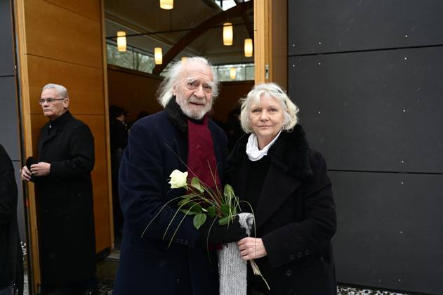 Achim Wolff und Ehefrau Rita Feldmeier bei der Trauerfeier und Urnenbeisetzung für Christel Bodenstein auf dem Waldfriedhof Grünau. Berlin, 13.02.2025 Berlin Germany Copyright: xMatthiasxWehnertx