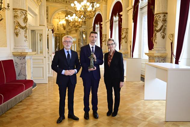 Hans Vorländer, Marko Bosnjak und Ursula Standinger bei der Verleihung des Friedenspreis Dresden 2025 - International Peace Prize an den Europäischen Gerichtshof für Menschenrechte (EGMR) in der Semperoper. Dresden, 16.02.2025 Sachsen Germany Copyright: xMatthiasxWehnertx