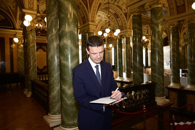 Marko Bosnjak bei der Verleihung des Friedenspreis Dresden 2025 - International Peace Prize an den Europäischen Gerichtshof für Menschenrechte (EGMR) in der Semperoper. Dresden, 16.02.2025 Sachsen Germany Copyright: xMatthiasxWehnertx