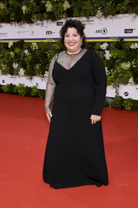 Meltem Kaptan bei der Verleihung des Deutschen Filmpreises am 24. Juni 2022 im Palais am Funkturm in den Messe-Hallen in Berlin.