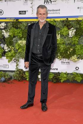 Ulrich Matthes bei der Verleihung des Deutschen Filmpreises am 24. Juni 2022 im Palais am Funkturm in den Messe-Hallen in Berlin.