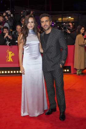 Elyas M Barek und seine Frau Jessica zu Gast auf dem roten Teppich bei der Eroeffung der 73.Internationale Filmfestspiele Berlin - Berlinale mit dem Film Weltpremiere She Came to Me im Berlinale Palast am Donnerstag 16.Februar 2023 in Berlin Berlin Deutschland