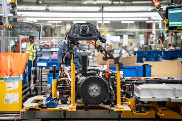 Kombinierte Produktionslinie für die Elektrofahrzeuge ID.4 und ID.7 im Emder Volkswagen-Werk;Kombinierte Produktionslinie für die Elektrofahrzeuge ID.4 und ID.7 im Emder Volkswagen-Werk, Emden Niedersachsen Deutschland VW-Werk