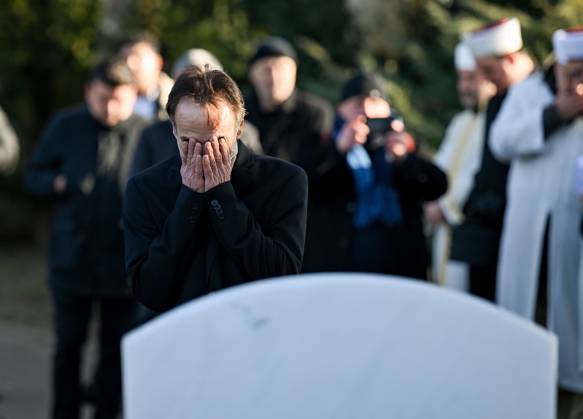 Bilder des Jahres 2025, News 02 Februar News Themen der Woche KW08 19.02.2025, xpsx, Lokal Hanau Gedenkstunde Friedhof Attentat 19.Februar v.l., Hanau Hessen Deutschland (DEU) CPH