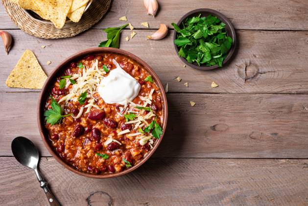 Chili con carne, chilenische Bohnen Chili con carne, chilenische Bohnen Copyright: xZoonar.com OksanaxBratanovax 22885843