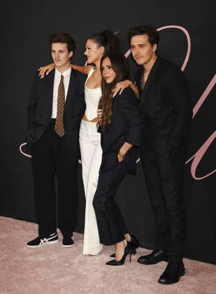 Cruz Beckham, Nicola Peltz Beckham, Victoria Beckham and Brooklyn Peltz Beckham arrives at the Premiere Of Lola at Regency Bruin Theatre on February 03, 2024 in Los Angeles, California CA Amerika