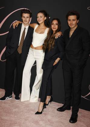 Cruz Beckham, Nicola Peltz Beckham, Victoria Beckham and Brooklyn Peltz Beckham arrives at the Premiere Of Lola at Regency Bruin Theatre on February 03, 2024 in Los Angeles, California CA Amerika