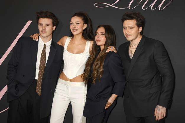 Cruz Beckham, Nicola Peltz Beckham, Victoria Beckham and Brooklyn Peltz Beckham arrives at the Premiere Of Lola at Regency Bruin Theatre on February 03, 2024 in Los Angeles, California CA Amerika