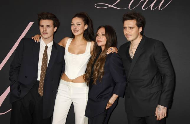 Cruz Beckham, Nicola Peltz Beckham, Victoria Beckham and Brooklyn Peltz Beckham arrives at the Premiere Of Lola at Regency Bruin Theatre on February 03, 2024 in Los Angeles, California CA Amerika