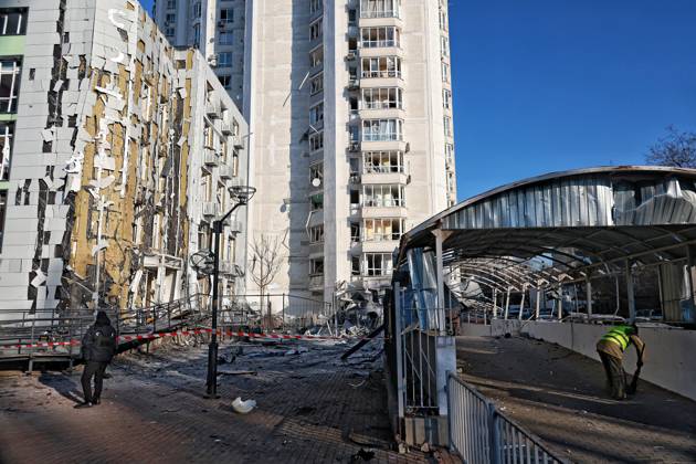 Bilder des Jahres 2025, News 02 Februar News Themen der Woche KW08 News Bilder des Tages ODESA, UKRAINE - FEBRUARY 19, 2025 - A residential building and an underground parking damaged as a result of a massive drone attack by Russian troops, Odesa, southern Ukraine (Photo by Nina Liashonok Ukrinform) Aftermath of Russian massive drone attack on Odesa  Copyright: xNinaxLiashonokx