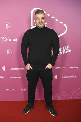 Imad Mardnli beim 99Fire Films Award während der Berlinale 2025 in der Astor Film Lounge. Berlin, 19.02.2025