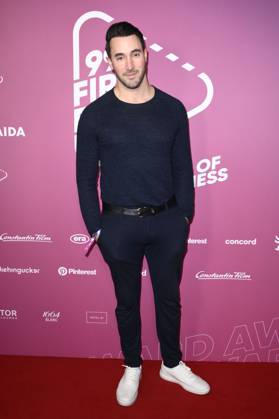 Tolga Akar beim 99Fire Films Award während der Berlinale 2025 in der Astor Film Lounge. Berlin, 19.02.2025