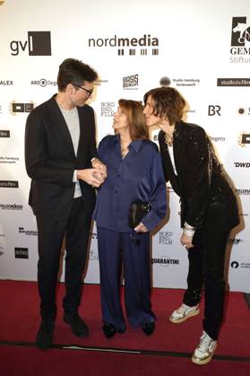 Simon Verhoeven, Senta Berger und Christina Hecke bei der 12. Verleihung der DAfFNE-Auszeichnung 2025 im Babylon. Berlin, 21.02.2025