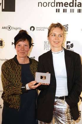 Katharina Buehler und Anne Bolick bei der 12. Verleihung der DAfFNE-Auszeichnung 2025 im Babylon. Berlin, 21.02.2025