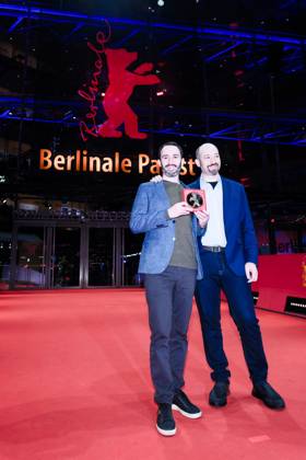 Red Carpet for the Closing Ceremony , Berlinale Palast, Berlin, Germany Brandon Kramer (L) and US producer Lance Kramer, winners of the Documentary Award seen on the Red Carpet for the Closing Ceremony during Berlinale (Berlin Film Festival) at Berlinale Palast, Berlin, , Germany on 22 February 2025. Picture, Credit:Julie Edwards Avalon Germany, Potsdammer Platz, Berlin, Berlinale Palast Copyright: xJuliexEdwardsx xAvalonx 0967653763