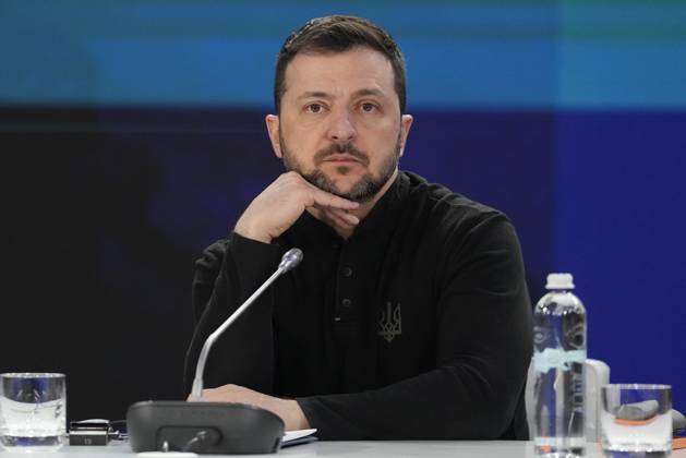 February 24, 2025, Kyiv, Ukraine: Ukrainian President Volodymyr Zelenskyy listens during a news conference at a security summit in Kyiv, Ukraine, Monday, Feb. 24, 2025. Kyiv Ukraine - ZUMAc35_ 20250224_zaf_c35_009 Copyright: xFrankxGunnx