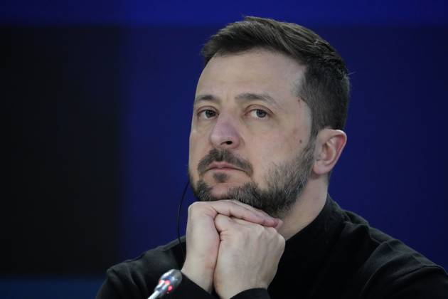 February 24, 2025, Kyiv, Ukraine: Ukrainian President Volodymyr Zelenskyy listens during a news conference at a security summit in Kyiv, Ukraine, Monday, Feb. 24, 2025. Kyiv Ukraine - ZUMAc35_ 20250224_zaf_c35_027 Copyright: xFrankxGunnx