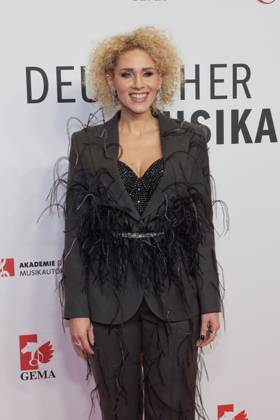 Sabrina Weckerlin - Deutscher Musikautoren Preis 2025 im Hotel Ritz Carlton in Berlin am 27.02.2025. Deutscher Musikautoren Preis 2025