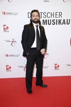 Oezguer Yildirim beim 16. Deutschen Musikautor*innenpreis der GEMA 2025 im Hotel The Ritz-Carlton. Berlin, 27.02.2025