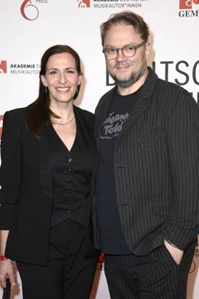 Ulrike Frank und Marc Schubring beim 16. Deutschen Musikautor*innenpreis der GEMA 2025 im Hotel The Ritz-Carlton. Berlin, 27.02.2025