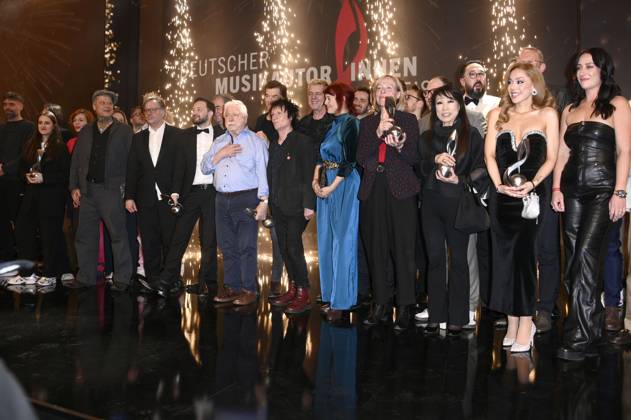 Die Preisträger und Laudatoren beim 16. Deutschen Musikautor*innenpreis der GEMA 2025 im Hotel The Ritz-Carlton. Berlin, 27.02.2025