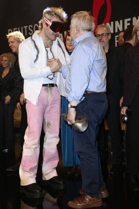 Ski Aggu und Wolf Biermann beim 16. Deutschen Musikautor*innenpreis der GEMA 2025 im Hotel The Ritz-Carlton. Berlin, 27.02.2025