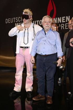Ski Aggu und Wolf Biermann beim 16. Deutschen Musikautor*innenpreis der GEMA 2025 im Hotel The Ritz-Carlton. Berlin, 27.02.2025