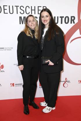 Susan Scharnowski und Sara Glojnaric beim 16. Deutschen Musikautor*innenpreis der GEMA 2025 im Hotel The Ritz-Carlton. Berlin, 27.02.2025