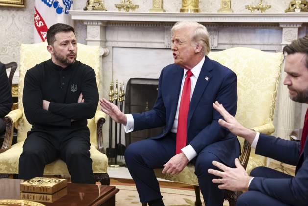 Bilder des Jahres 2025, News 02 Februar News Themen der Woche KW09 Bilder des Jahres 2025, News 02 Februar News Bilder des Tages Ukrainian President Volodymyr Zelensky (L) talks with US President Donald Trump (C) and US Vice President JD Vance (R) in the Oval Office of the White House in Washington, DC, USA, 28 February 2025. Zelensky is in Washington to sign the framework of a deal, pushed by President Trump, to share Ukraines’s mineral wealth with the US. Copyright: xJimxLoScalzox xPoolxviaxCNPx MediaPunchx