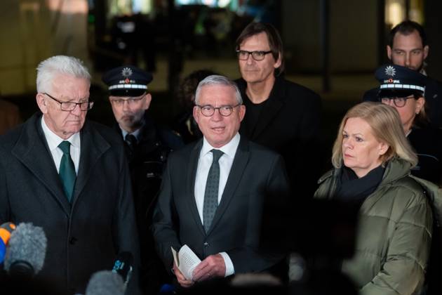 Nachdem ein Auto in eine Menschenmenge in der Innenstadt von Mannheim gerast ist. Thomas Strobl (Innenminister BaWü, Baden-Württemberg) Nancy Faeser (Innenminsterin Bundesregierung) Winfried Kretschmann (Ministerpräsident Baden-Württemberg)