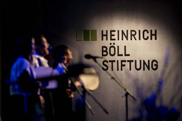 Preisverleihung des Anne-Klein-Frauenpreises am 07.03.2025 Die belarussische Folk-Band KRIWI tritt während der Preisverleihung auf. Preisverleihung des Anne-Klein-Frauenpreises 2025, der in diesem Jahr an Darya Afanasyeva, Irina Alkhovka und Julia Mickiewicz verliehen wurde. Copyright: xEVENTPRESSxJeremyxKnowlesx
