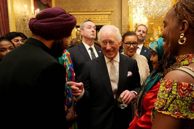 Bilder des Jahres 2025, Entertainment 03 März Entertainment Themen der Woche KW11 Entertainment Bilder des Tages Commonwealth Day 2025 King Charles III (centre) speaks with guests as he attends the annual Commonwealth Day Reception at Marlborough House in London. Picture date: Monday March 10, 2025., Credit:Aaron Chown Avalon UK, London  Copyright: xAaronxChownx xAvalonx 0974364112